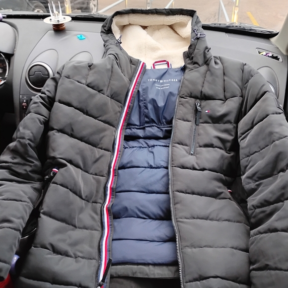 Brand new Tommy hilfiger jacket - Picture 4 of 11